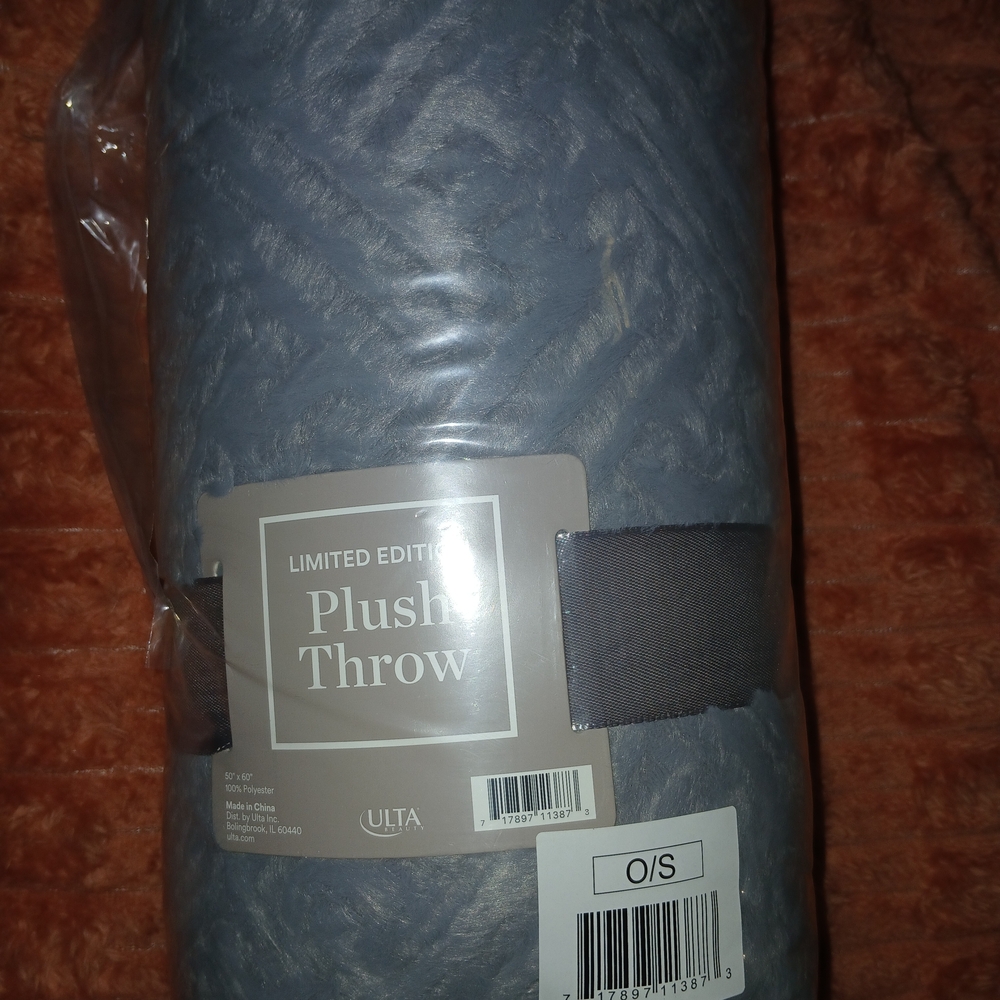 Ulta Beauty Limited Edition Plush Throw - Gray
